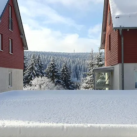 Wohlfuehl-ferienwohnung Mit Tiefgarage Im Gruenen