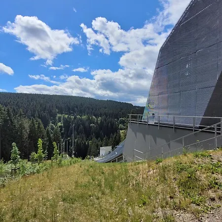 Wohlfuehl-ferienwohnung Mit Tiefgarage Im Gruenen Appartamento Oberhof (Thuringia)