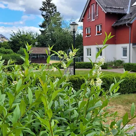 Wohlfuehl-ferienwohnung Mit Tiefgarage Im Gruenen *