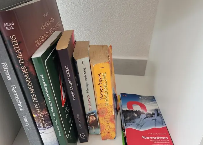 Wohlfuehl-ferienwohnung Mit Tiefgarage Im Gruenen * Oberhof (Thuringia)