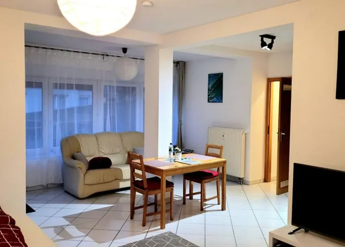 Wohlfuehl-ferienwohnung Mit Tiefgarage Im Gruenen Appartement